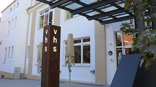 Der Eingangsbereich der Volkshochschule Göppingen