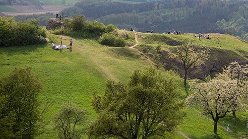 Luftbild vom Naturschutzgebiet Spielburg in Hohenstaufen.